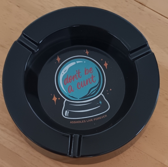 A$$Holes Live Forever Ashtray NWT - Picture 5 of 5